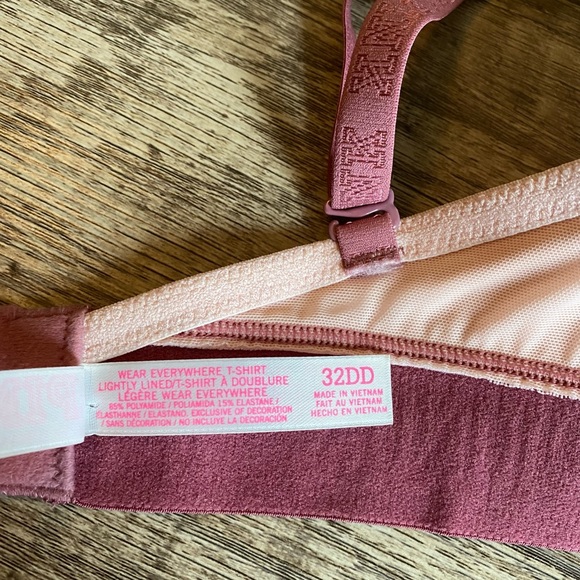 VS PINK lightly lined t-shirt bra 32DD - Picture 4 of 4